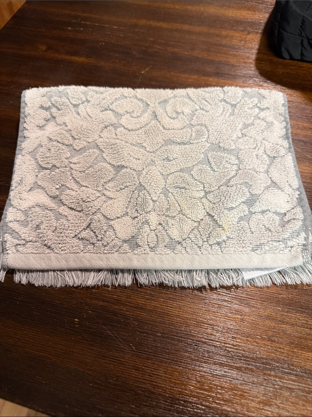 Soft Ivory Floral Jacquard Home Accent Towel Alfred Sung